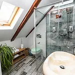 4 Piata Sfatului Affittacamere 3*
