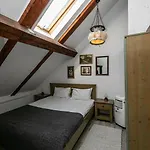 4 Piata Sfatului Affittacamere 3*