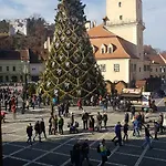 4 Piata Sfatului Pensión Braşov
