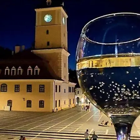 Konukevi 4 Piata Sfatului Braşov