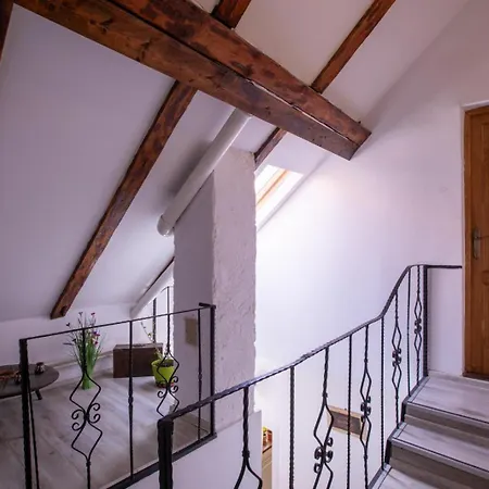 4 Piata Sfatului Guest house 3*