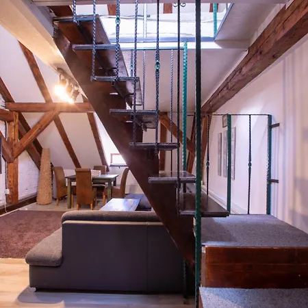 Konukevi 4 Piata Sfatului