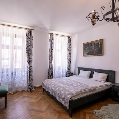 4 Piata Sfatului Pensjonat Braszów