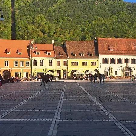 4 Piata Sfatului 3*