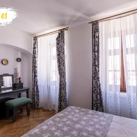 Pensjonat 4 Piata Sfatului 3*