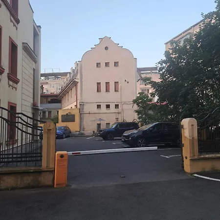 4 Piata Sfatului 3*