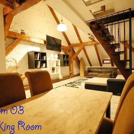 4 Piata Sfatului Konukevi