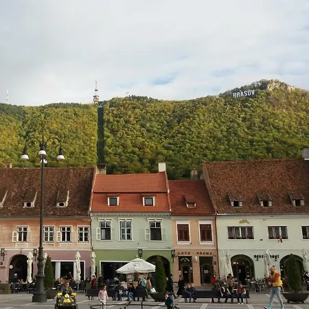 4 Piata Sfatului Pensjonat 3*