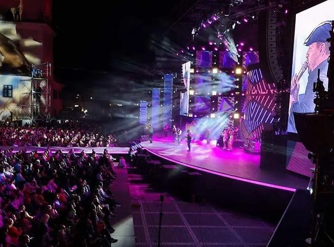 4 Piata Sfatului Pensión 3*