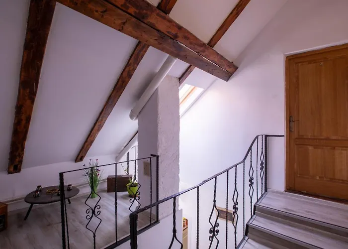 4 Piata Sfatului Guest house 3*