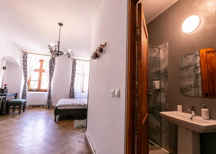 4 Piata Sfatului Guest house