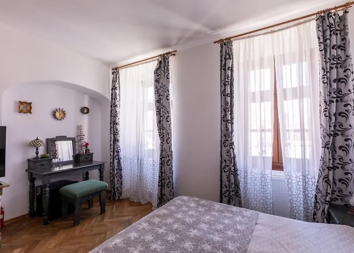 4 Piata Sfatului Guest house Brasov