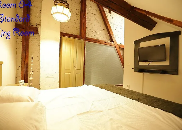 4 Piata Sfatului Pensión 3*