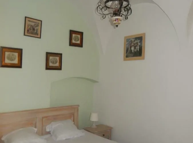 4 Piata Sfatului Guest house
